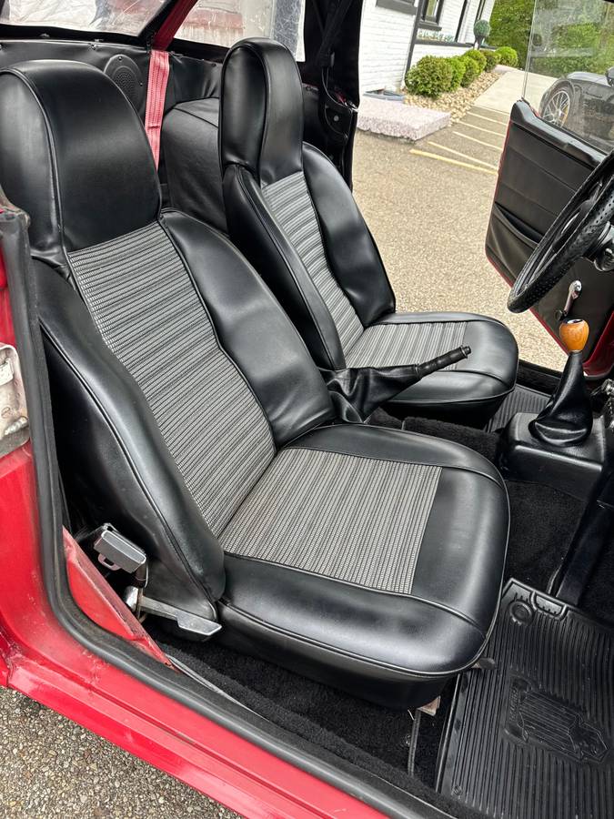 Triumph-tr6-1971-red-3