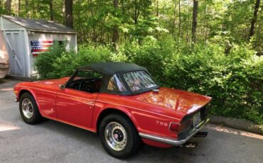 Triumph-tr6-1972-red-1