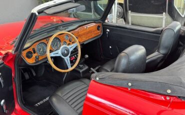 Triumph-tr6-1973-19