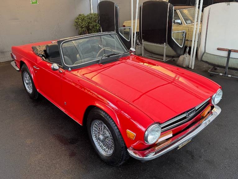 Triumph-tr6-1973-8