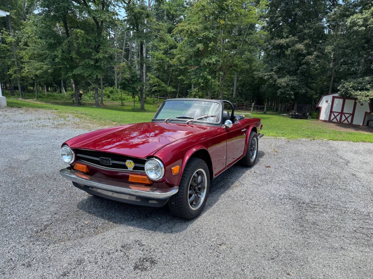 Triumph-tr6-1973-red-1