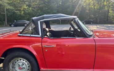 Triumph-tr6-1973-red-10