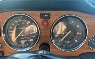 Triumph-tr6-1973-red-12