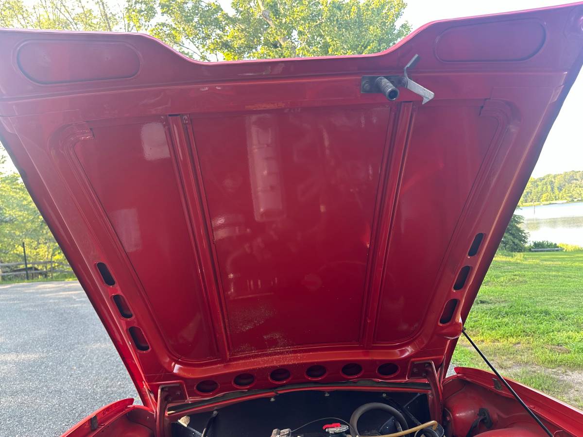 Triumph-tr6-1973-red-18