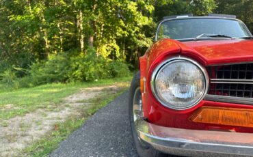 Triumph-tr6-1973-red-21