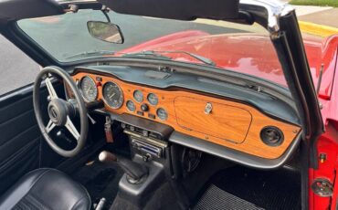 Triumph-tr6-1973-red-22