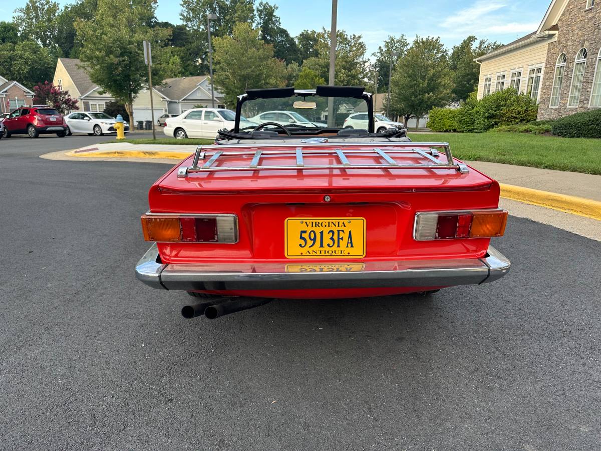 Triumph-tr6-1973-red-23