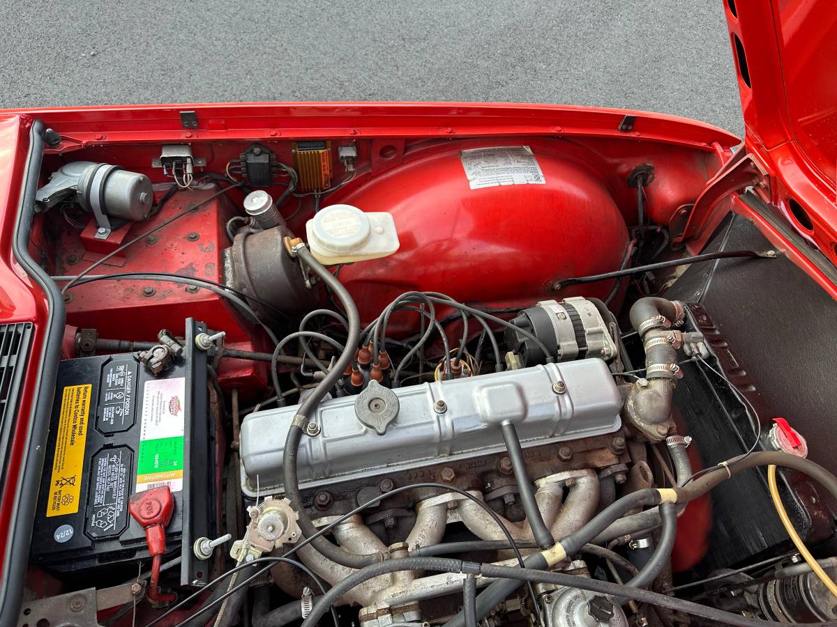 Triumph-tr6-1973-red-24