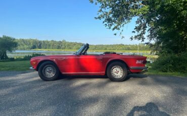 Triumph-tr6-1973-red-26