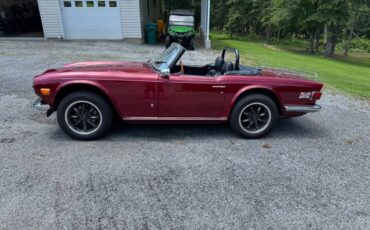 Triumph-tr6-1973-red-3
