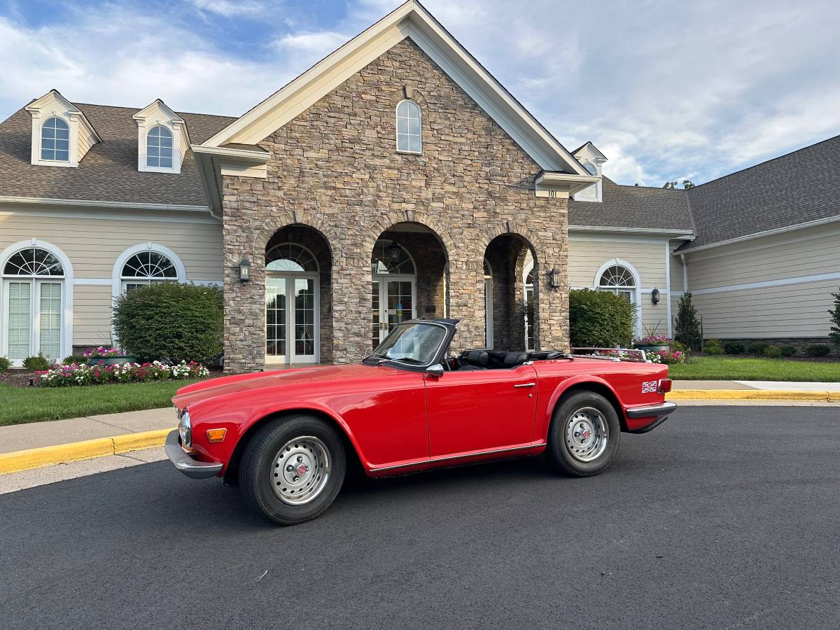 Triumph-tr6-1973-red-39