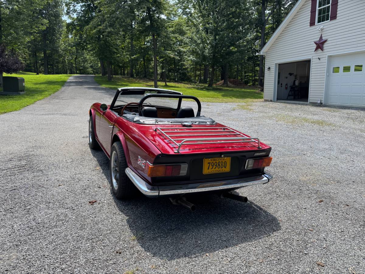 Triumph-tr6-1973-red-4