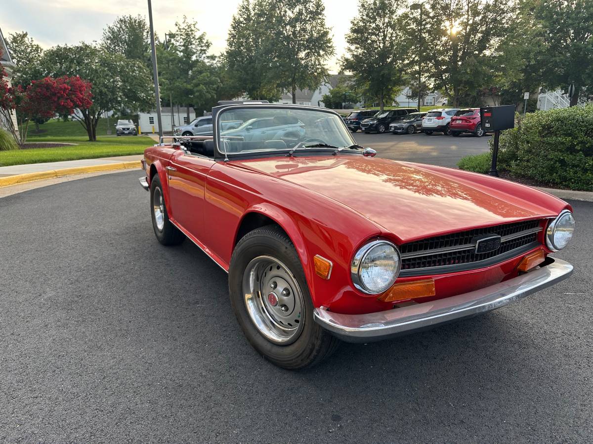 Triumph-tr6-1973-red-41