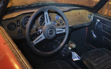 Triumph-tr6-1973-red