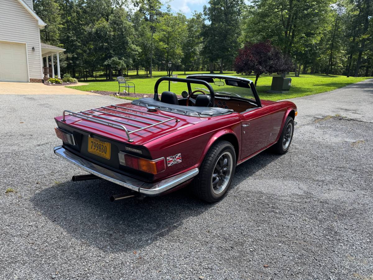 Triumph-tr6-1973-red-5