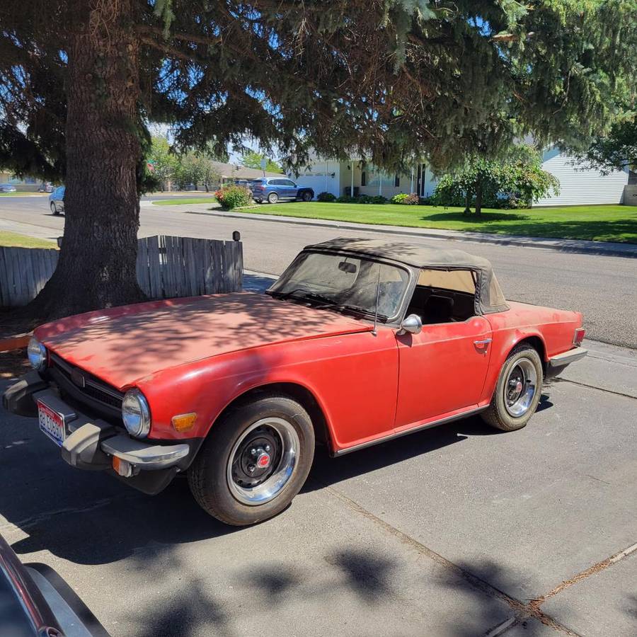 Triumph-tr6-1973-red-5