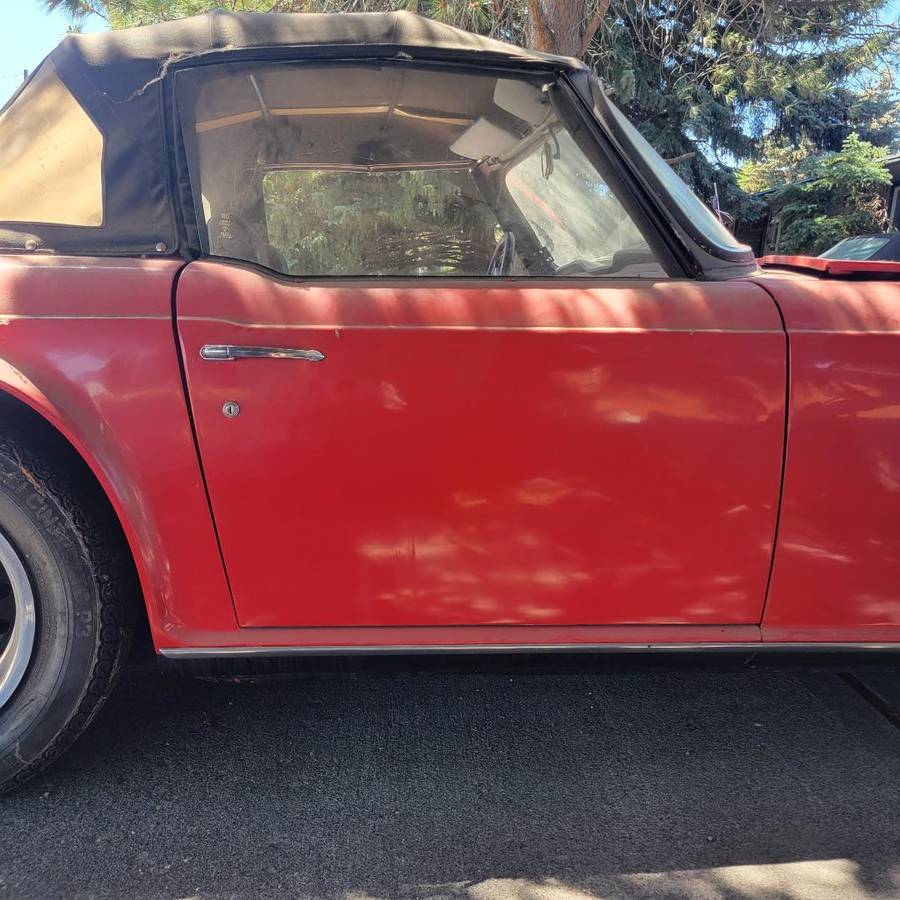 Triumph-tr6-1973-red-6