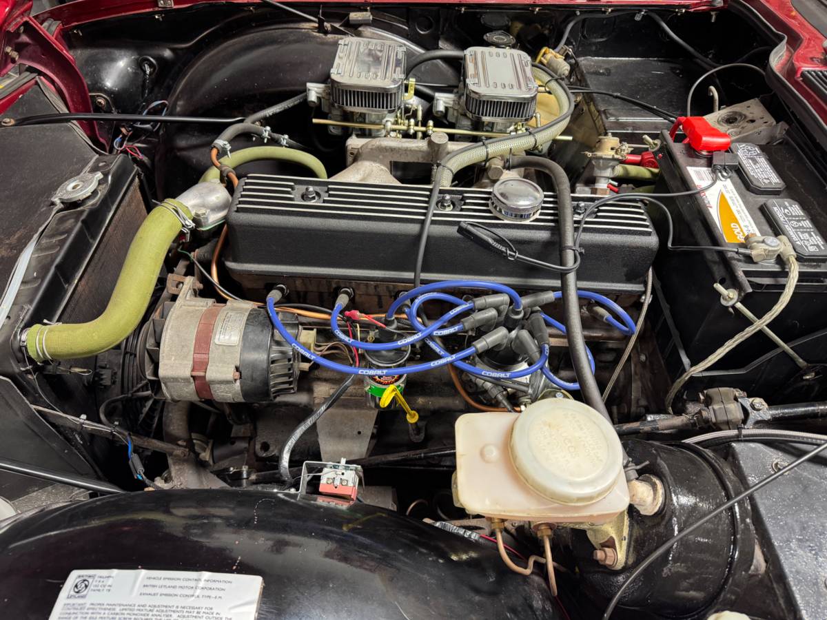 Triumph-tr6-1973-red-8