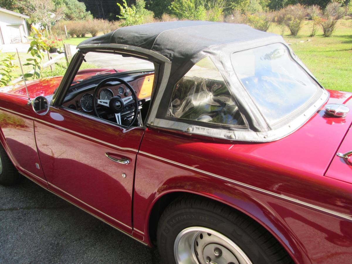 Triumph-tr6-1974-custom-17