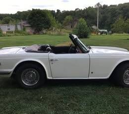 Triumph-tr6-1974-white-2