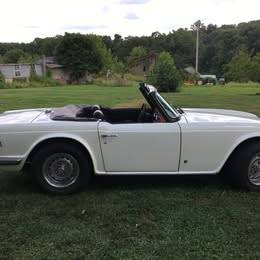 Triumph-tr6-1974-white-2