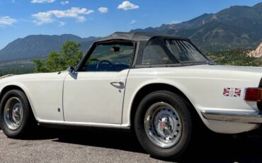Triumph-tr6-1974-white
