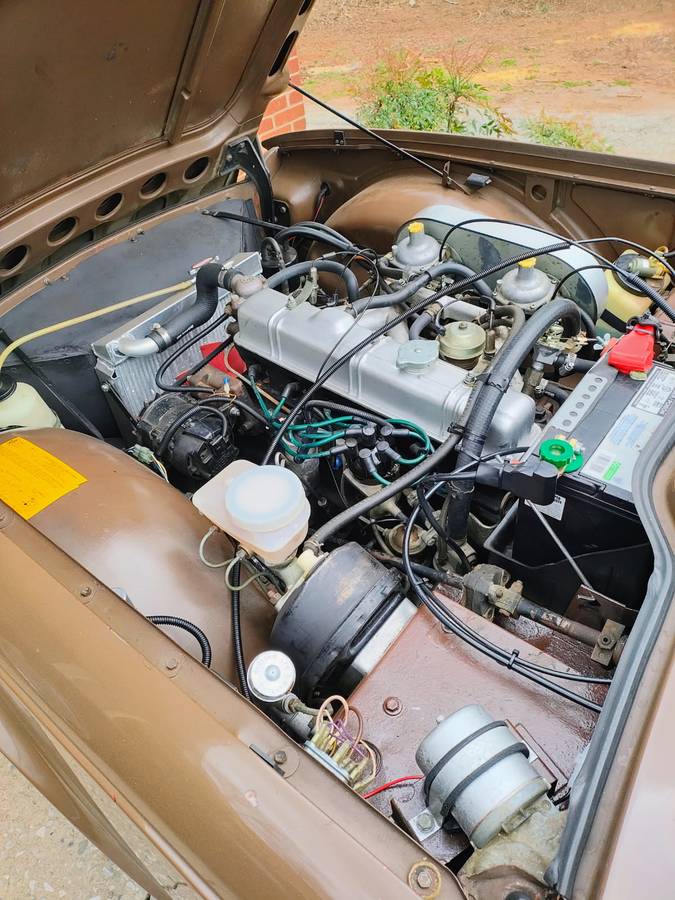 Triumph-tr6-1975-brown-1