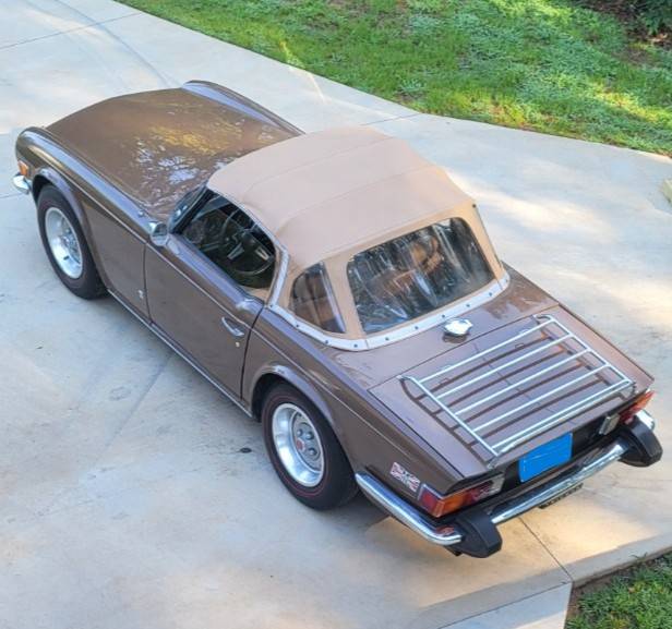 Triumph-tr6-1975-brown-2