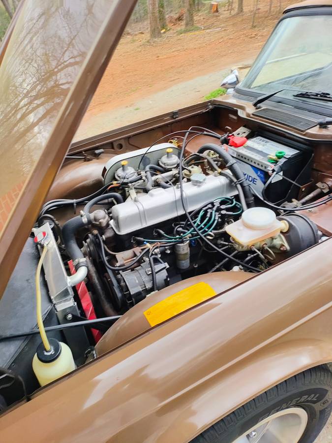 Triumph-tr6-1975-brown