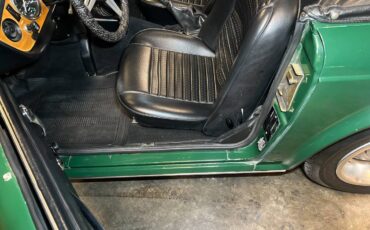 Triumph-tr6-1976-green-16