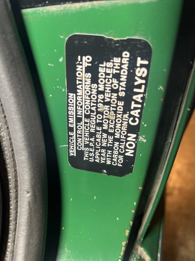 Triumph-tr6-1976-green-18
