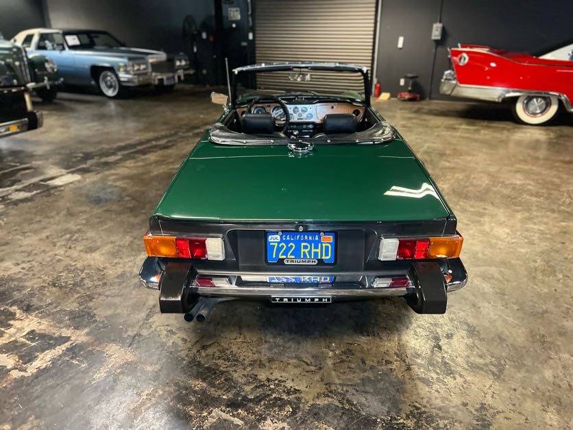 Triumph-tr6-1976-green-5