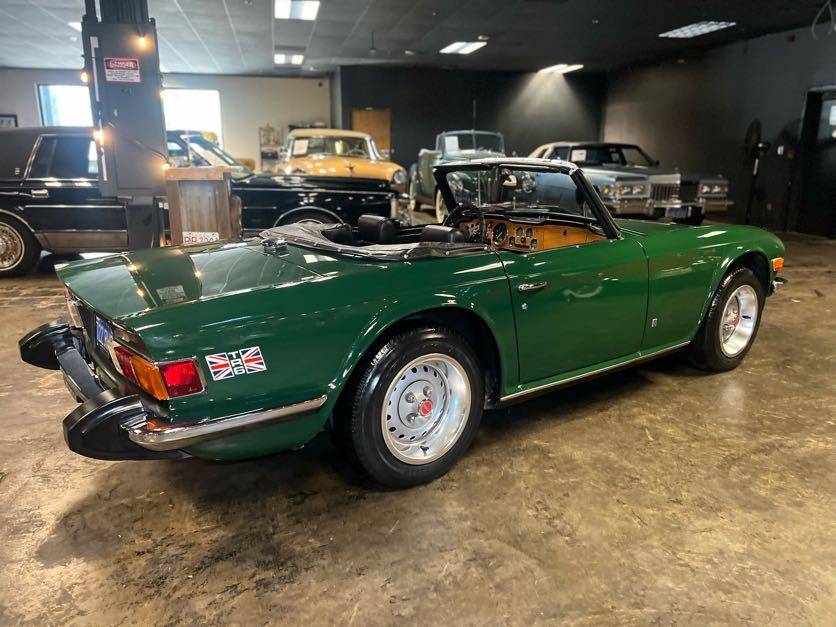 Triumph-tr6-1976-green-7