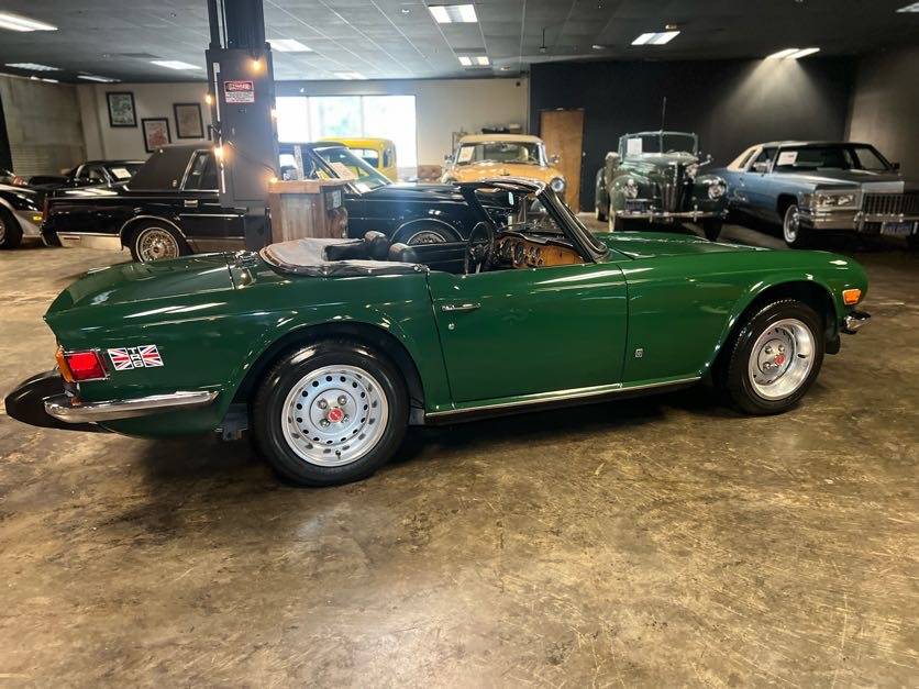Triumph-tr6-1976-green-8