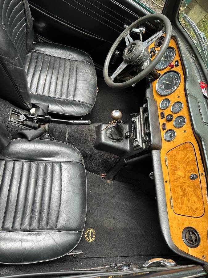 Triumph-tr6-convertible-1974-green-3
