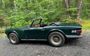 Triumph-tr6-convertible-1974-green