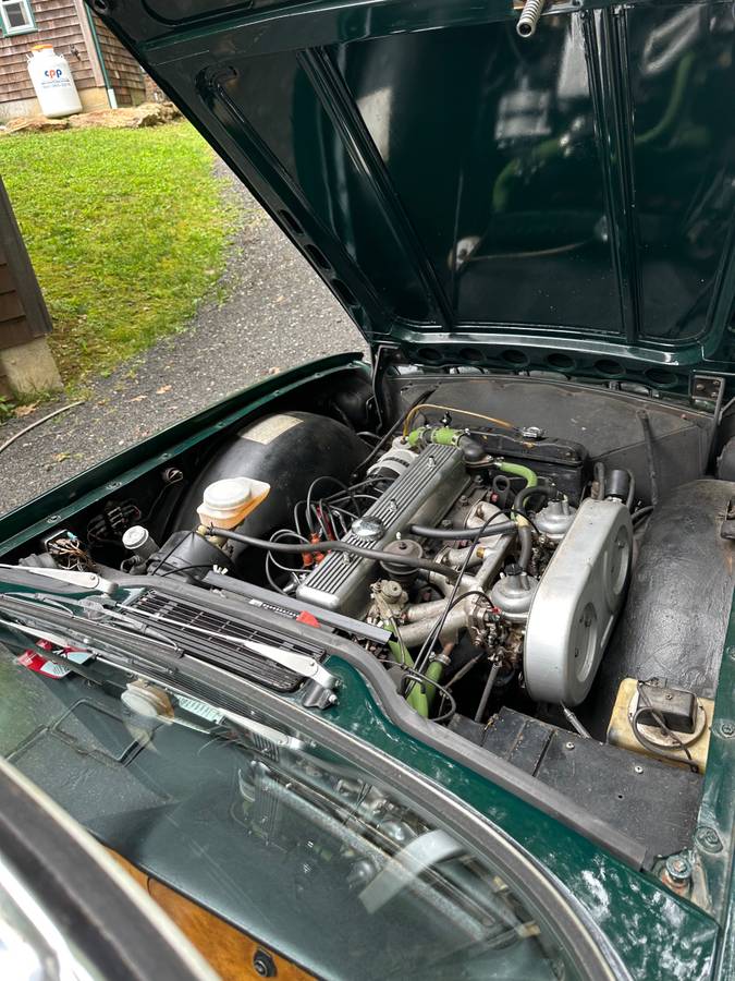 Triumph-tr6-convertible-1974-green-4