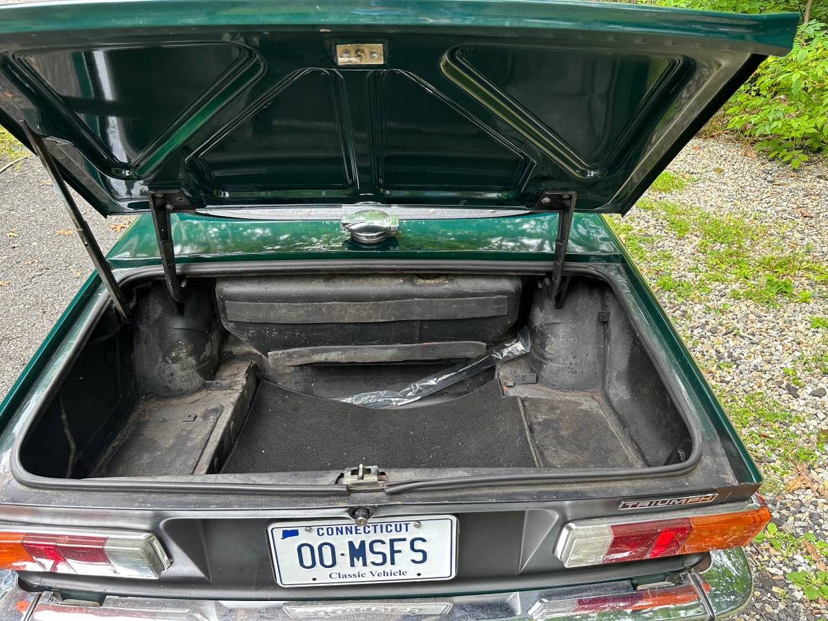 Triumph-tr6-convertible-1974-green-6
