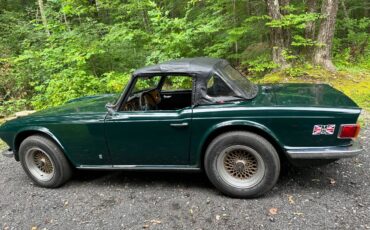 Triumph-tr6-convertible-1974-green-7