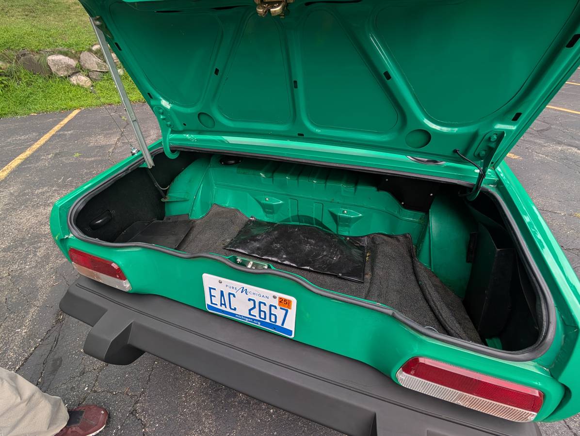 Triumph-tr7-1976-green-8