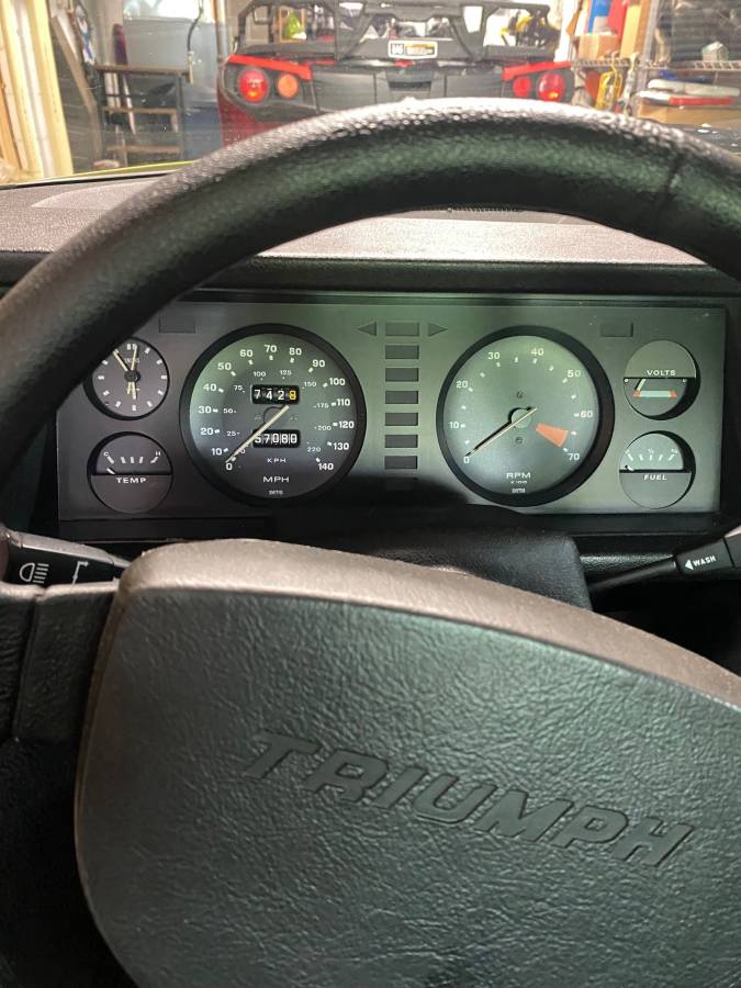 Triumph-tr7-1976-yellow-1
