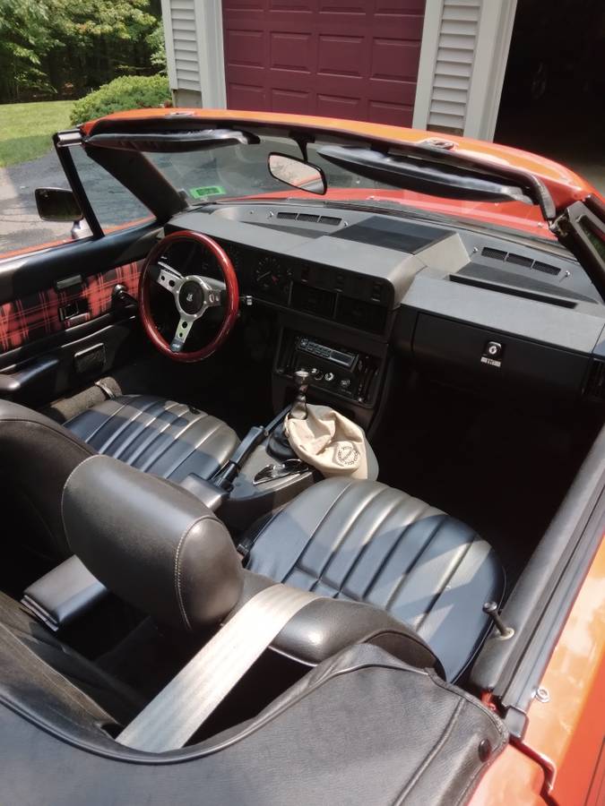Triumph-tr7-1980-orange-7