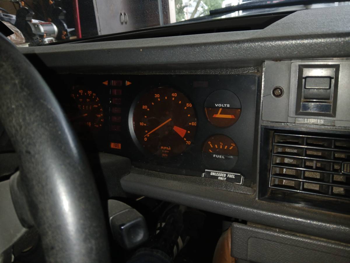 Triumph-tr7-convertible-1980-brown-13