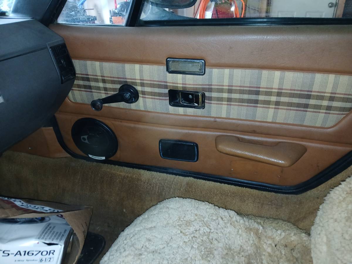 Triumph-tr7-convertible-1980-brown-15