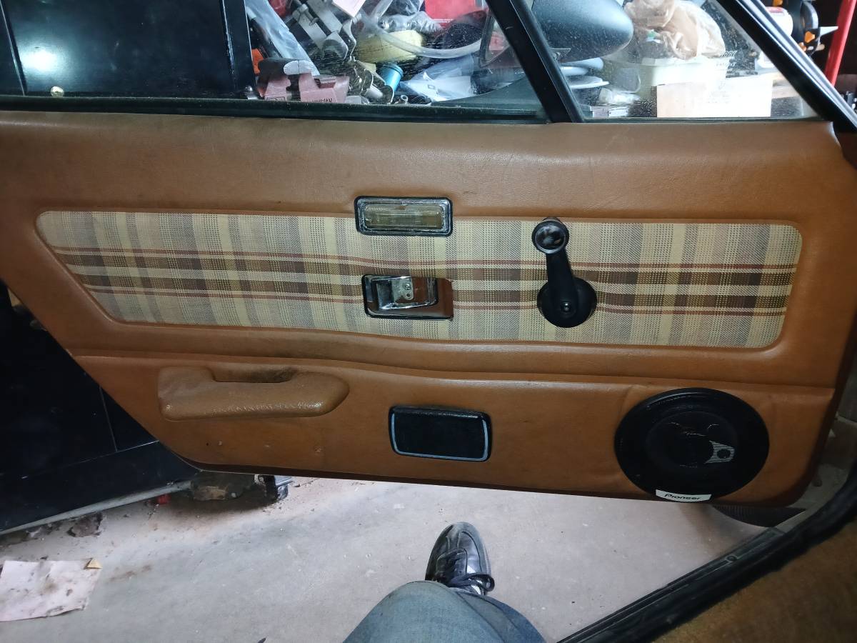 Triumph-tr7-convertible-1980-brown-16