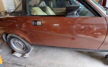 Triumph-tr7-convertible-1980-brown-2