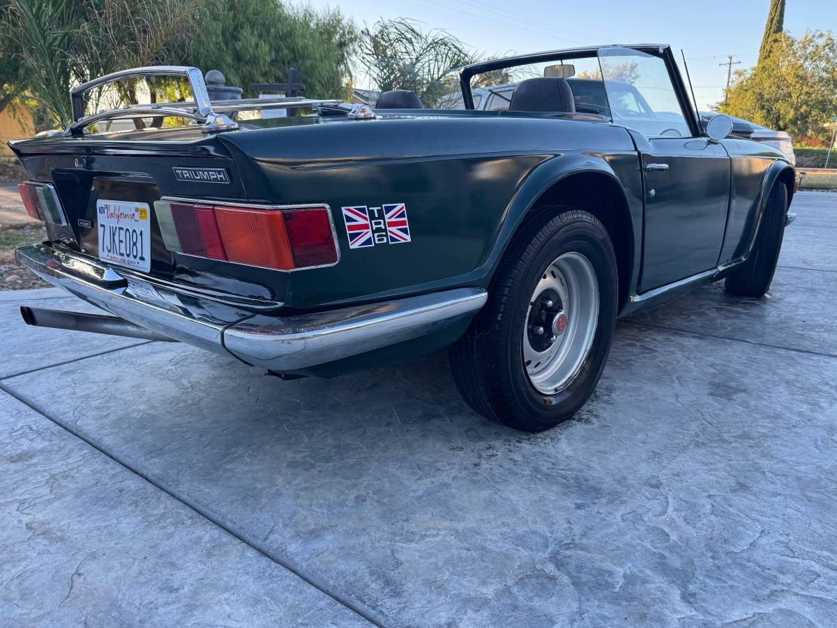 Truimph-tr6-1972-green-10