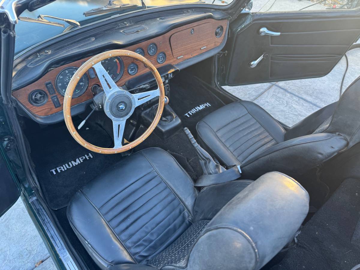 Truimph-tr6-1972-green-2