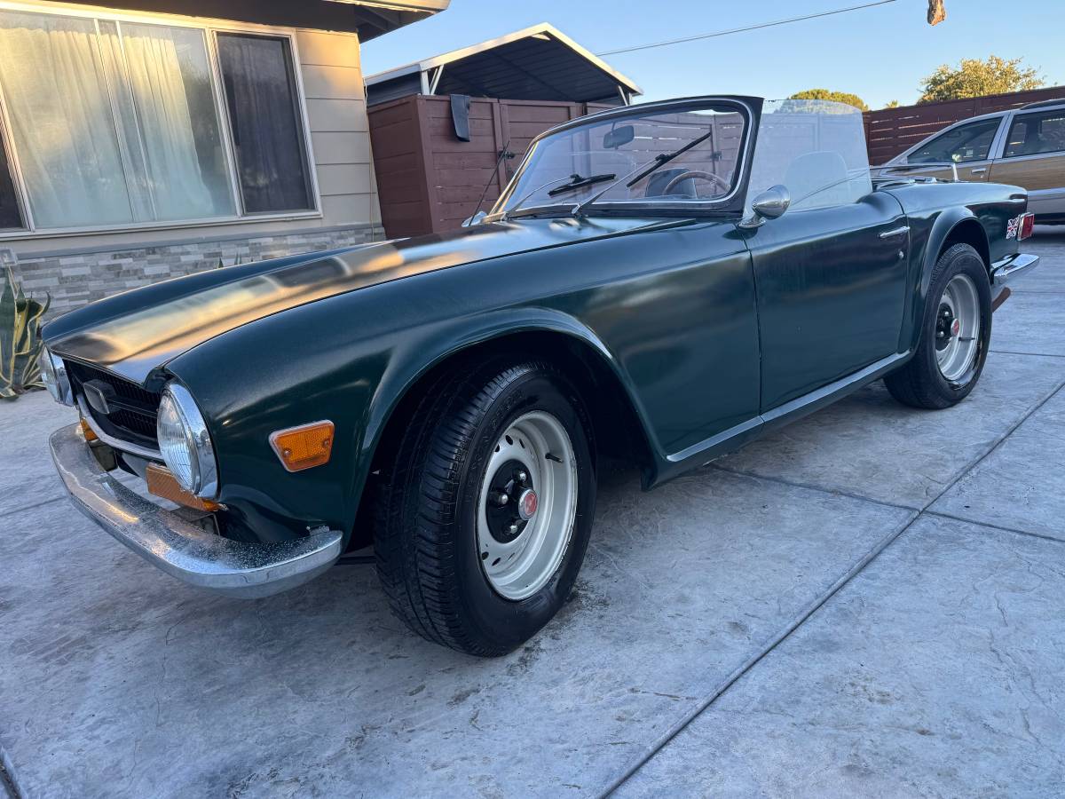 Truimph-tr6-1972-green-5