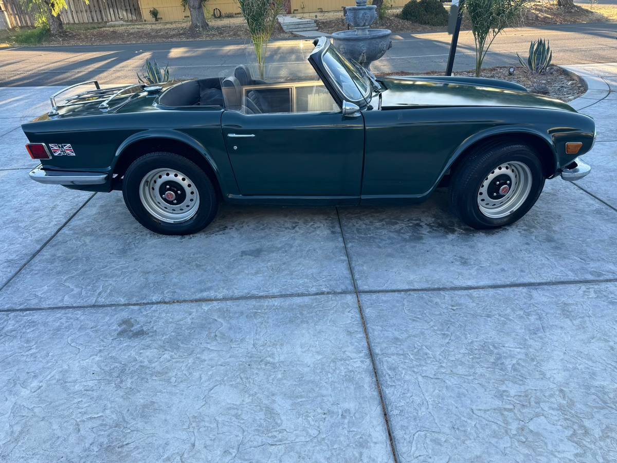 Truimph-tr6-1972-green-6